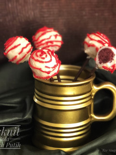 Foto resep Biskuit Bola Merah putih