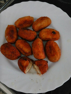 Una foto de Croquetas de atún y queso