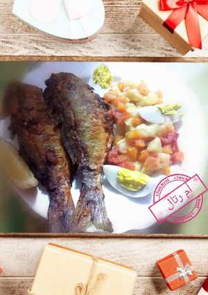 صورة لوصفة سمك دوراد مقلي بتتبيله حاره 🌶️🍅