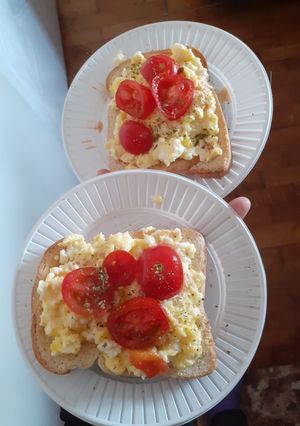 Una foto de Tostada con huevo