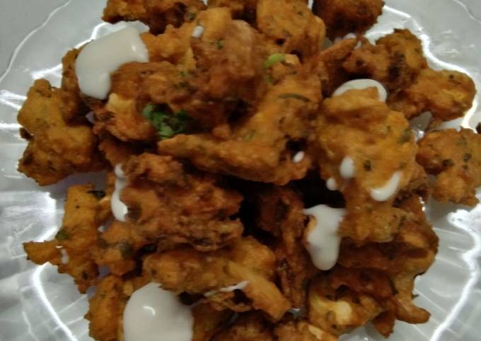 Cashew nuts pakoda