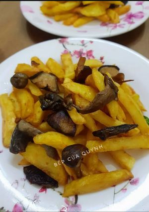 Hình của món Khoai tây xào nấm khô.