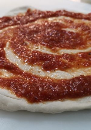 A picture of Pizza dressing.