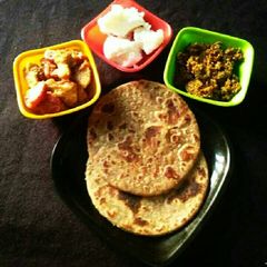 A picture of Dum butter prantha.