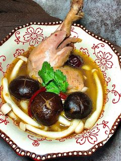 Hình của món Gà Tiềm Nấm 🍄 🍗.
