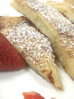 Una foto de 🇫🇷🍓🍞 Tostadas a la francesa