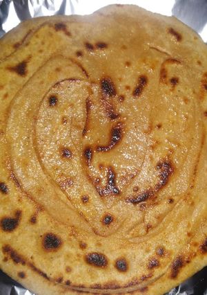 A picture of Lachha paratha.
