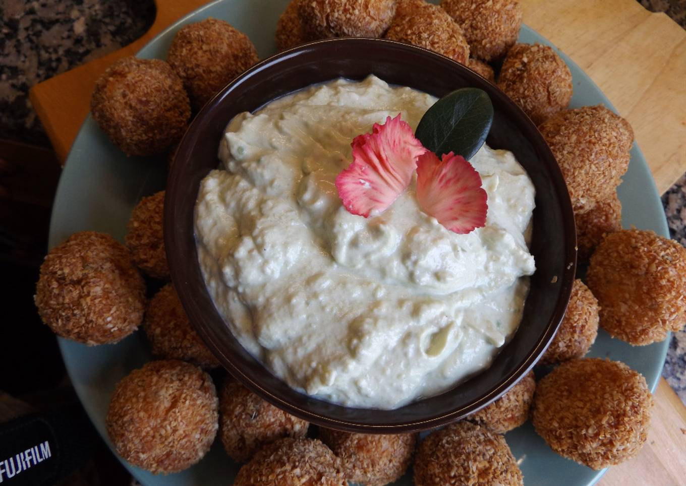 Bolitas de pollo con crema de queso y vino