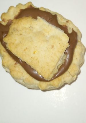 A picture of Sugar free biscuit filled with Nutella. Gluten free. Airfryer.