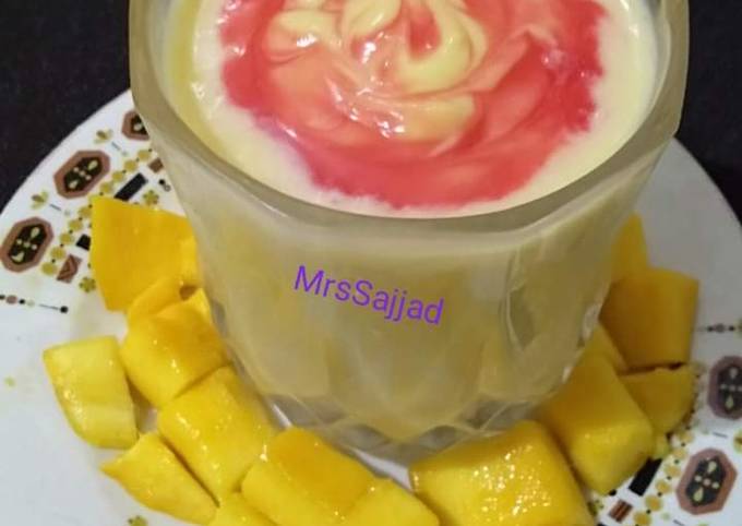 How to Prepare Homemade Mango smoothie