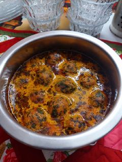 पालक कोफ्ता करी (Palak kofta curry recipe in hindi) रेसिपी मुख्य फोटो
