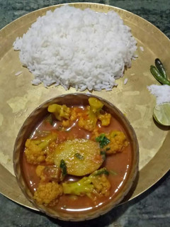 ढाबा स्टाइल फूल गोभी आलू मसाला (dhaba style gobi aloo masala recipe in Hindi) रेसिपी मुख्य फोटो