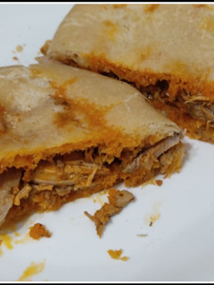 Una foto de Bocadillo de lomo en manteca colorá