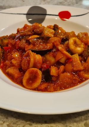 Una foto de Pisto de chipirones