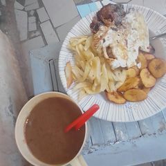 A picture of Kunun tsamiya n fries.