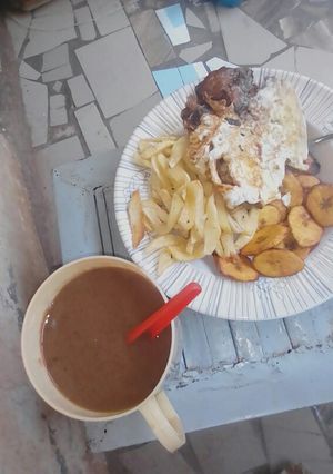 A picture of Kunun tsamiya n fries.