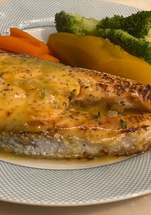 Foto de Salmão com molho de laranja e ervas aromáticas