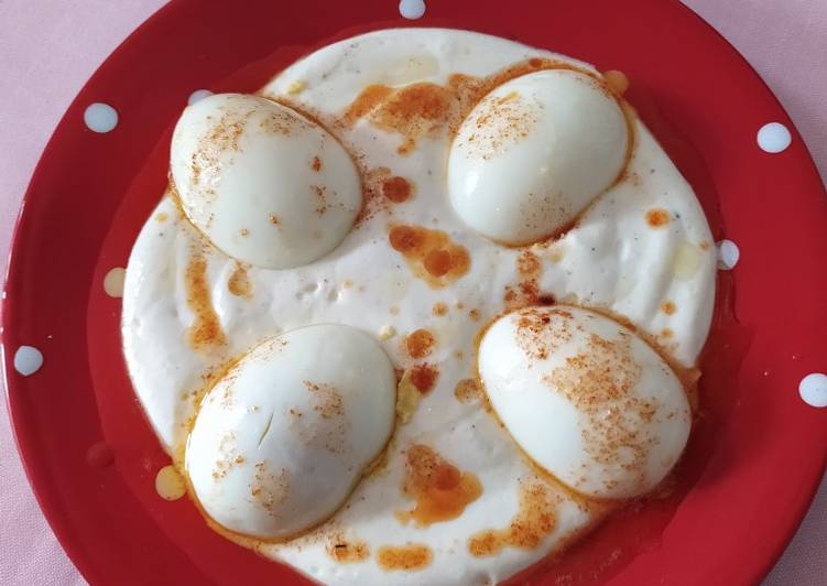 Boiled eggs with a delicious cheese sauce 🤤