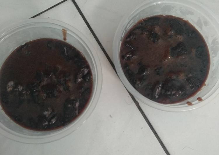 Puding topping oreo