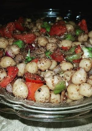 A picture of Chickpeas Salad.