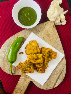फूलगोभी के पकौड़े रेसिपी मुख्य फोटो