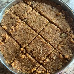A picture of Rava coconut burfi.