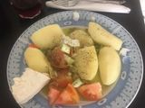 Βραστές πατάτες, αυγά και ντοματοσαλάτα