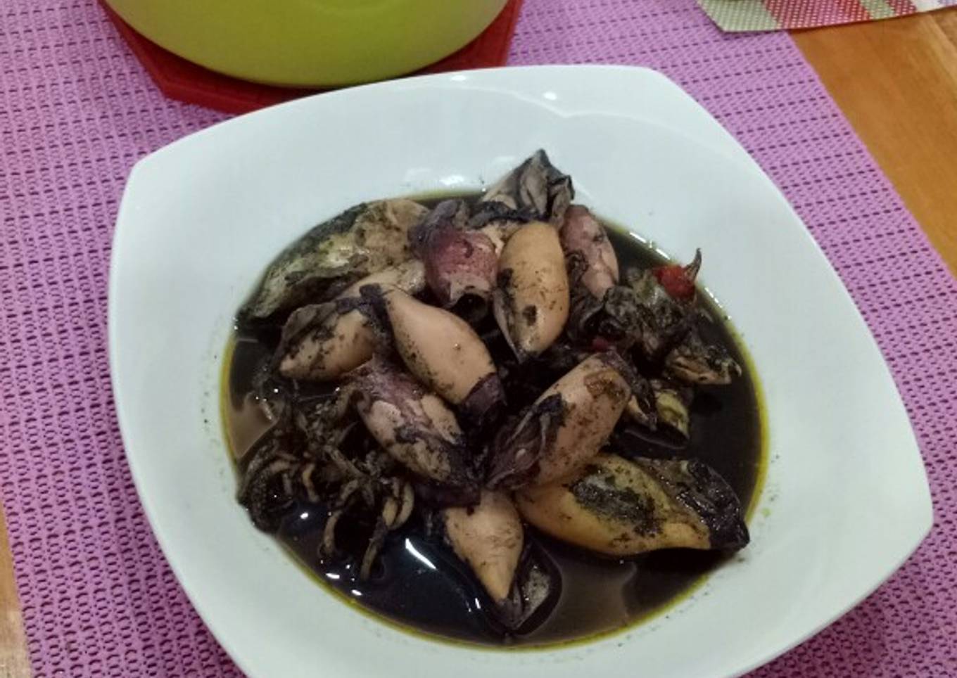 Elemen cumi-cumi (hitam)