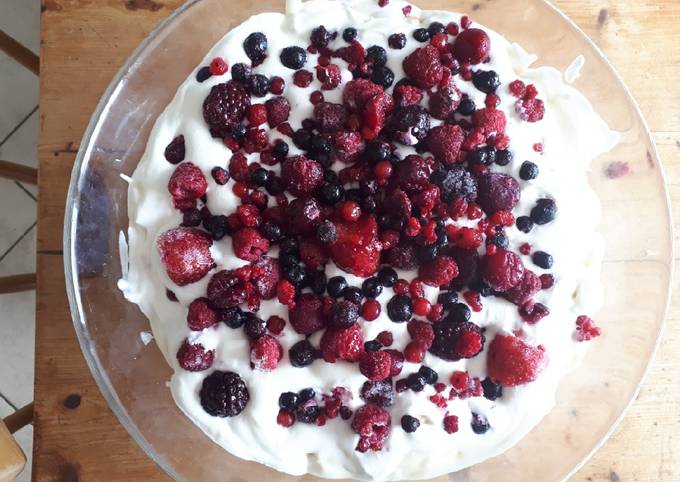 Beeren Trifle Rezept von kathosaurus - Cookpad