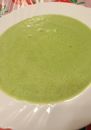 Una foto de Crema de Espinacas express en Vaso Americano