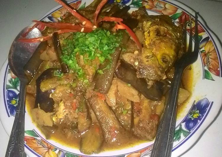 Langkah Mudah untuk meracik Ikan bandeng+balado terong ungu, Menggugah Selera