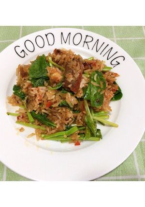 รูปของ ข้าวผัดคะน้าหมูกรอบ