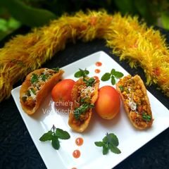 A picture of Paneer bhurji tacos.
