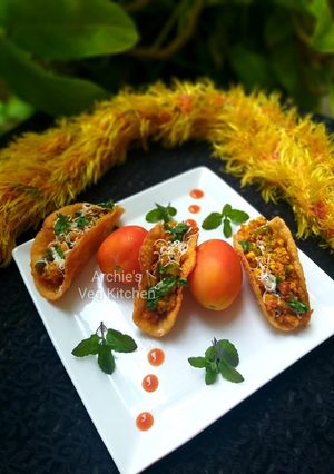 A picture of Paneer bhurji tacos.