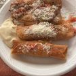 Tacos dorados con pollo🤤🤤🐥🍗🍗🌮🌮🥂