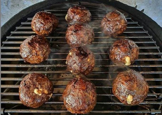 Cheesy Bombs avec du veau (Boulette de viande avec insert fromage)