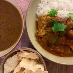 A picture of Chicken jalfrezi.