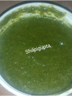 धनिया पुदीना मिक्स चटनी (dhaniya pudina mix chutney recipe in Hindi) रेसिपी मुख्य फोटो