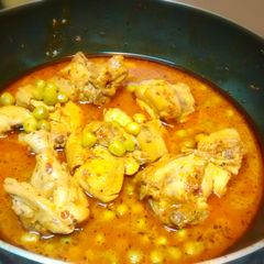 A picture of Yellow Thai Chicken Curry.
