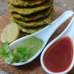 A picture of Kumbhaniya Fritters.