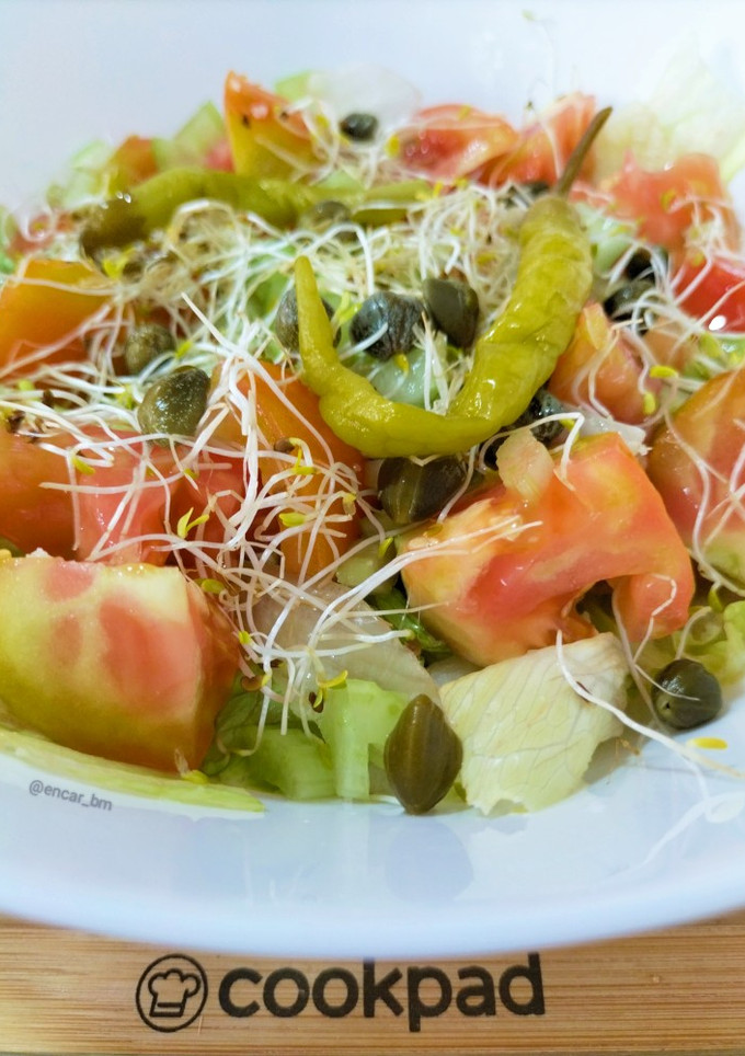 Una foto de Ensalada básica de acompañamiento