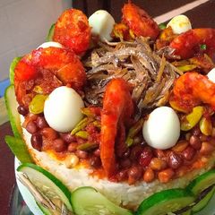 Nasi lemak Cake A picture of Nasi lemak Cake.