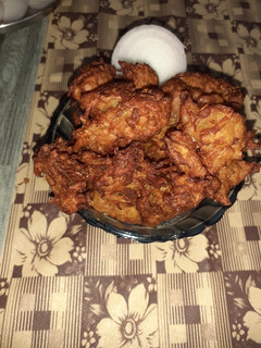 ઓનીયન પકોડા (Onion Pakoda Recipe In Gujarati) રેસીપી મુખ્ય ફોટો