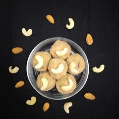 A picture of Multigrain Wheat flour Ladoo.