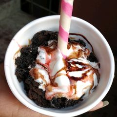 A picture of Choco vanilla sundae.