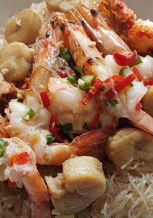 A picture of Pan Fried Shrimp Scallop With Oyster Sauce Glass Noodle.