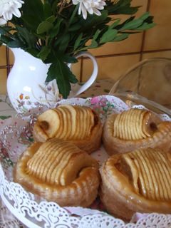 Una foto de Tartitas hojaldradas de manzanas caramelizadas
