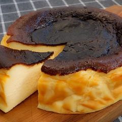 A picture of 5 Minutes Recipe! Super Easy Basque Burnt Cheesecake.