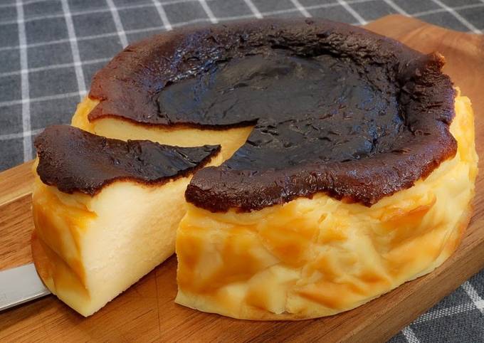 5 Minutes Recipe! Super Easy Basque Burnt Cheesecake