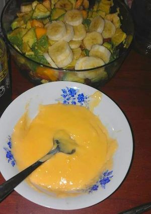 A picture of Fruit Salad n Custard topping.